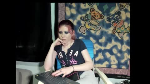 roxihazeleyes online show from March 2025 01:57:02 PM