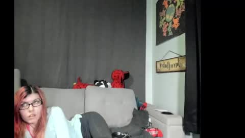 roxihazeleyes online show from October 2025 02:36:01 PM