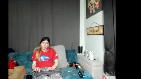 roxihazeleyes online show from January 2026 05:16:01 PM