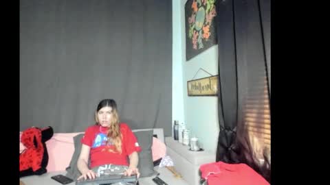 roxihazeleyes online show from February 2026 05:50:01 PM