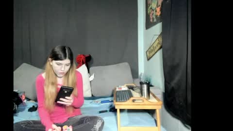 roxihazeleyes online show from April 2026 04:43:01 AM