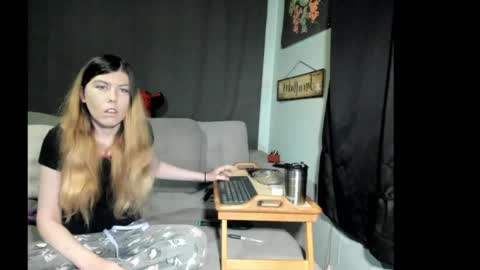 roxihazeleyes online show from June 2026 04:36:02 AM