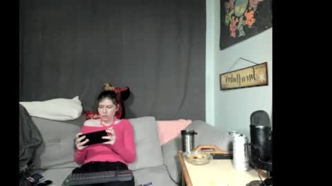 Snapshot of roxihazeleyes chatting on June 2026 01:38:02 PM roxihazeleyes online show from June 2026 01:38:02 PM
