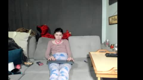 Snapshot of roxihazeleyes chatting on June 2026 02:39:01 PM roxihazeleyes online show from June 2026 02:39:01 PM