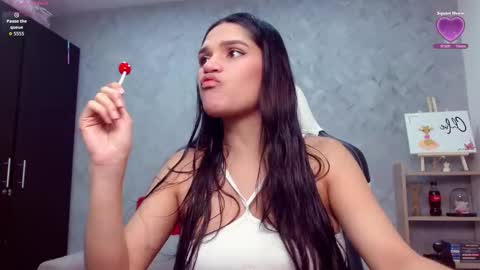 roxxi_2110 online show from October 2025 01:59:02 AM