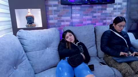 roxxie_fox online show from June 2026 07:20:01 PM