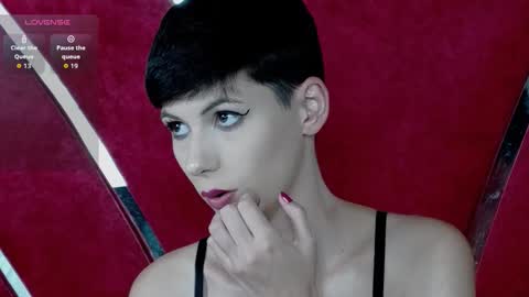 Roxy online show from October 2025 07:55:01 PM