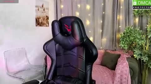 Roxy fiery online show from November 2025 01:05:01 AM