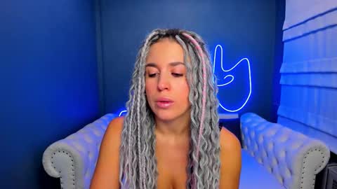 Roxy online show from October 2025 01:16:01 AM