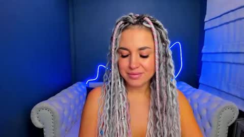 Roxy online show from October 2025 01:41:02 AM