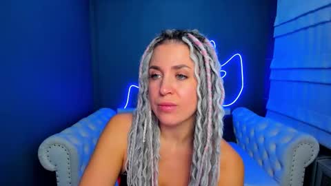 Roxy online show from November 2025 02:00:01 AM