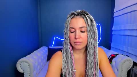 Roxy online show from December 2025 02:06:02 AM