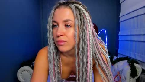 Roxy online show from December 2025 01:25:02 AM