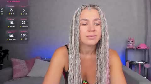 Snapshot of roxy_mars chatting on July 2026 01:19:02 AM Roxy online show from July 2026 01:19:02 AM