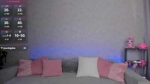 Snapshot of roxy_mars chatting on July 2026 01:55:02 AM Roxy online show from July 2026 01:55:02 AM