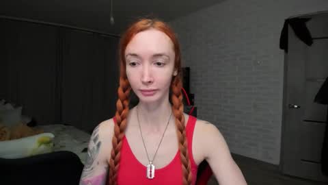 Snapshot of roxy_silver chatting on December 2025 06:46:02 PM Roxy online show from December 2025 06:46:02 PM