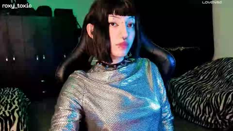 Roxy Independient model Help me to reach 50 thumbs up online show from November 2025 01:16:02 AM