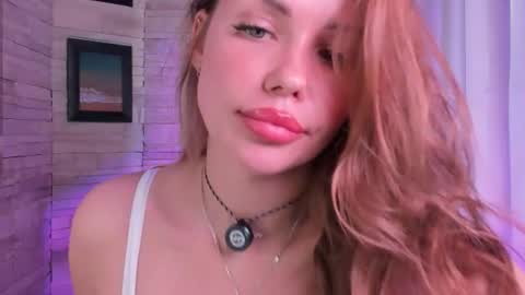Snapshot of roxy_wet chatting on June 2026 12:44:01 PM Roxy follow me online show from June 2026 12:44:01 PM