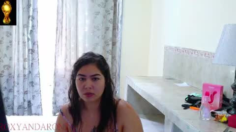 Snapshot of roxyandaron2 chatting on June 2026 01:35:01 PM RoxyAron online show from June 2026 01:35:01 PM