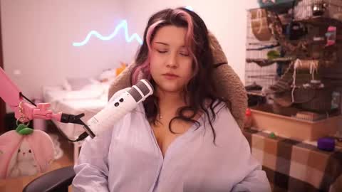 roxysuh online show from September 2025 07:46:01 AM