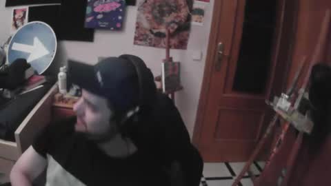 Snapshot of royer04 chatting on October 2025 06:54:01 AM royer04 online show from October 2025 06:54:01 AM