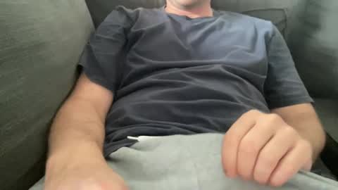 Snapshot of roythegil chatting on September 2025 04:33:02 PM roythegil online show from September 2025 04:33:02 PM