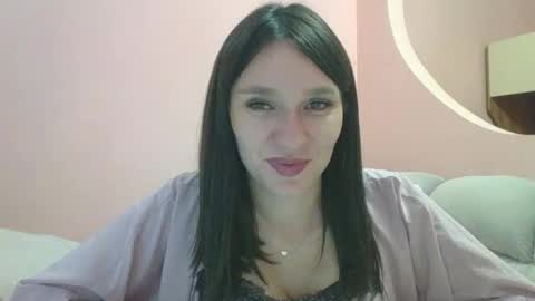 Roza05x online show from October 2025 05:56:01 PM