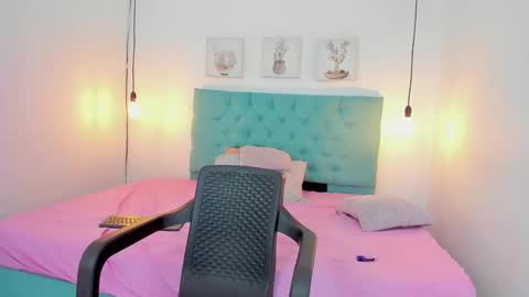 Snapshot of rubiroose chatting on December 2024 11:01:02 PM Rubii online show from December 2024 11:01:02 PM