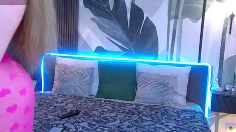 Snapshot of rubyvalen chatting on February 2025 01:04:02 AM Ruby online show from February 2025 01:04:02 AM