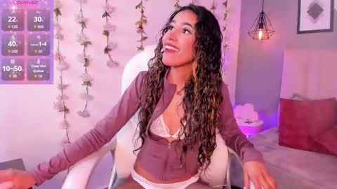 Snapshot of rue_zue chatting on February 2026 01:43:01 PM rue_zue online show from February 2026 01:43:01 PM