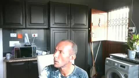 ruffriders1 online show from October 2025 06:44:02 AM