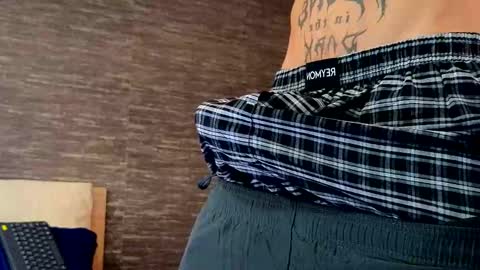 Snapshot of russell_adams_ chatting on February 2025 02:36:01 PM R U S S E L L online show from February 2025 02:36:01 PM