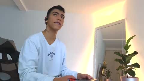 Snapshot of russell_adams_ chatting on September 2025 11:26:01 AM R U S S E L L online show from September 2025 11:26:01 AM