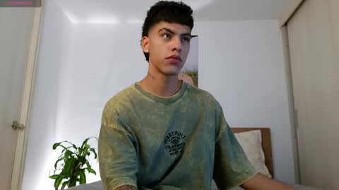  R U S S E L L  online show from March 2026 03:23:02 AM