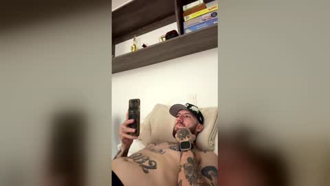 Snapshot of russo_fox chatting on May 2026 05:12:01 AM russo_fox online show from May 2026 05:12:01 AM