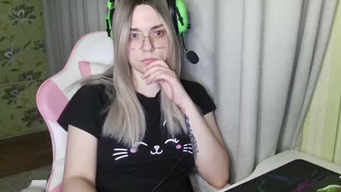 Tanyushka online show from April 2026 07:33:02 PM