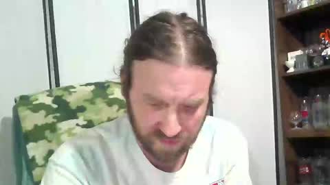 rwb1982 online show from April 2026 04:43:02 PM