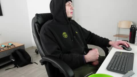 Snapshot of ryan_dozer chatting on February 2026 08:07:02 AM RYAN DOZER online show from February 2026 08:07:02 AM