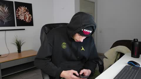 Snapshot of ryan_dozer chatting on February 2026 06:25:02 AM RYAN DOZER online show from February 2026 06:25:02 AM