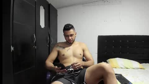 ryan_xc1 online show from November 2025 02:33:01 AM