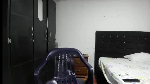 ryan_xc1 online show from November 2025 02:23:01 AM