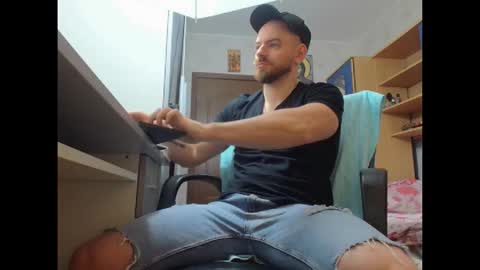 Ryanstone  online show from December 2025 05:36:02 AM