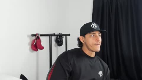 ryanwhite3 online show from November 2025 12:20:01 AM