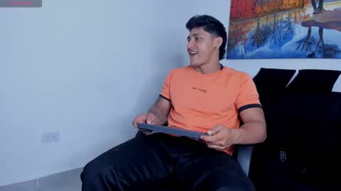 ryanwhite3 online show from December 2025 10:28:02 PM