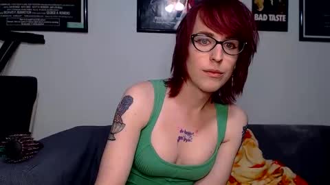 Snapshot of ryff_burnz chatting on May 2026 01:10:01 AM Ryff Burnz online show from May 2026 01:10:01 AM