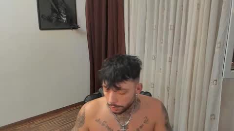 Snapshot of s1nmaster chatting on November 2025 12:42:01 AM s1nmaster online show from November 2025 12:42:01 AM