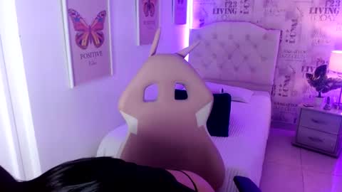 Snapshot of saara_martin chatting on May 2026 12:12:01 PM 1 online show from May 2026 12:12:01 PM