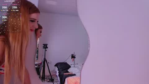 sabrina_f0xx online show from July 2026 06:32:02 PM