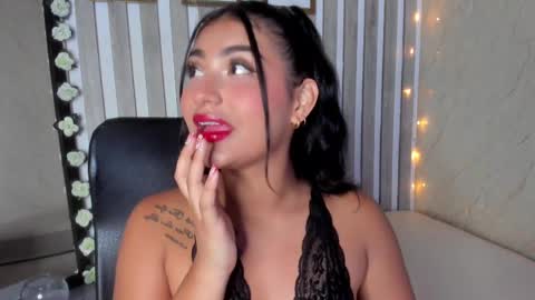 mariana  online show from February 2025 11:10:02 PM