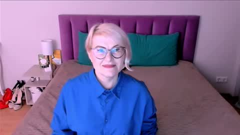 Snapshot of sabrinamacmarren chatting on November 2025 03:13:02 PM Sabrina MacMarren online show from November 2025 03:13:02 PM